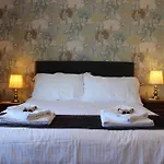 Le Clos Castel فندق مبيت وإفطار