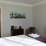 فندق مبيت وإفطار Le Clos Castel 3*