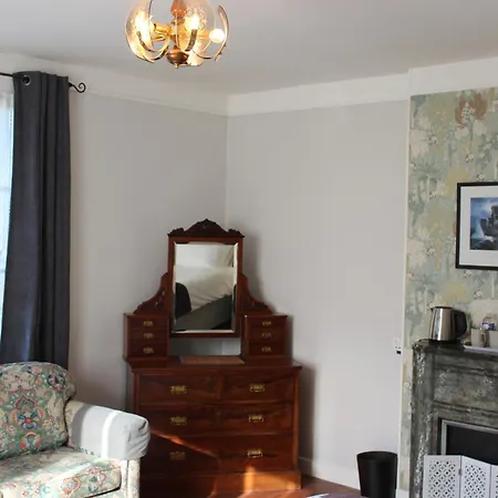 Le Clos Castel Bed and Breakfast