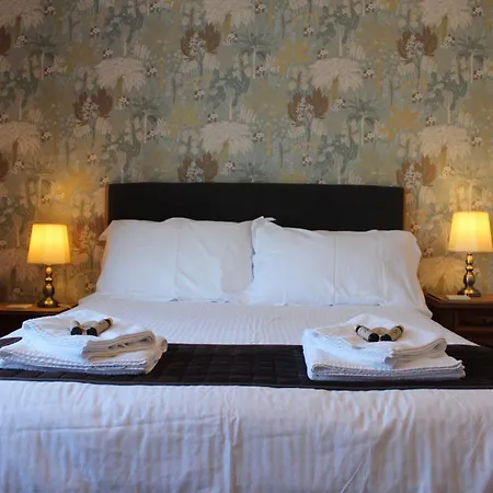 Le Clos Castel Bed and Breakfast