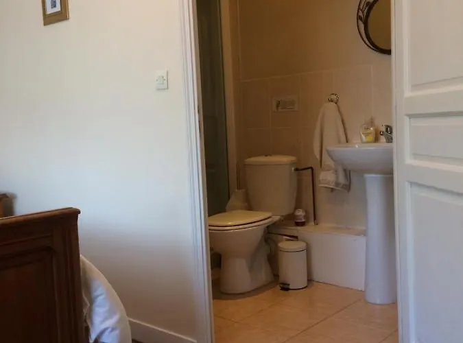 Nocleg ze śniadaniem Le Clos Castel 3*