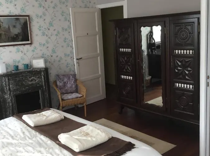 Le Clos Castel Nocleg ze śniadaniem Raids