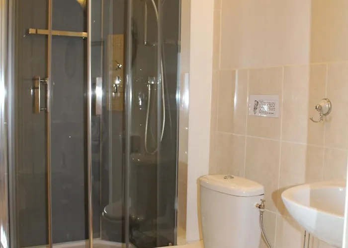 Le Clos Castel 3* Raids