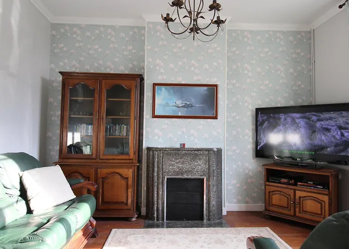 Le Clos Castel Nocleg ze śniadaniem 3*