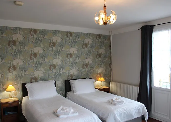 Nocleg ze śniadaniem Le Clos Castel 3*