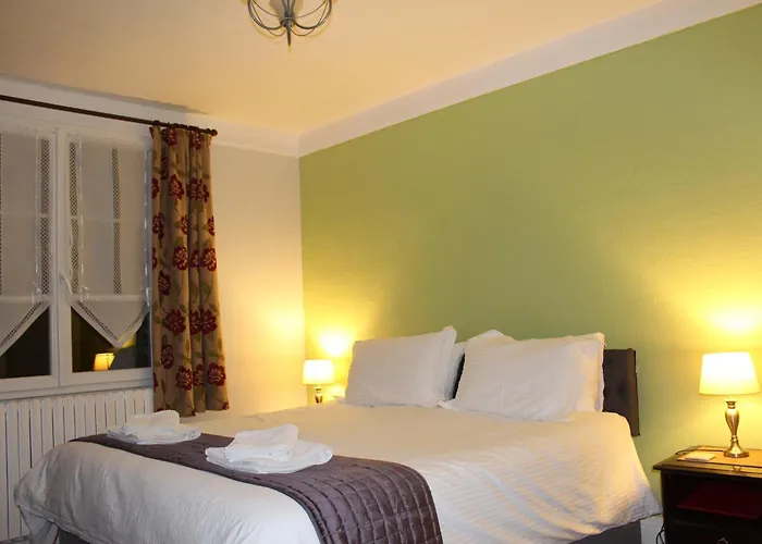 Le Clos Castel Bed and Breakfast