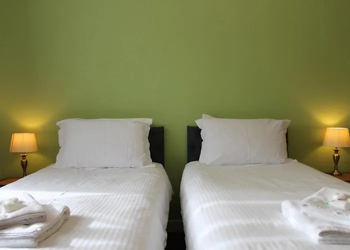 Le Clos Castel Bed and Breakfast