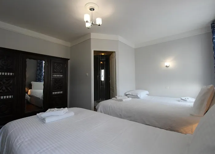 Nocleg ze śniadaniem Le Clos Castel 3*